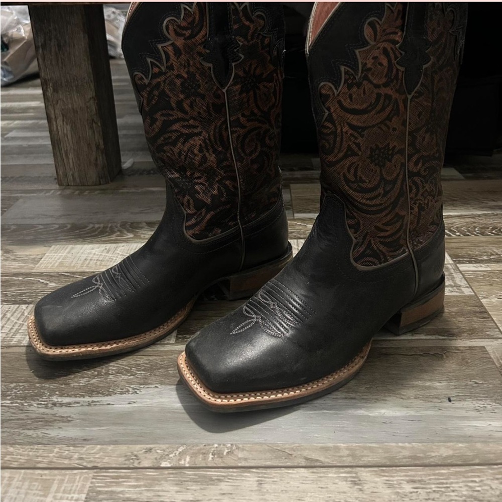Ariat Black Leather Cowboy Boots